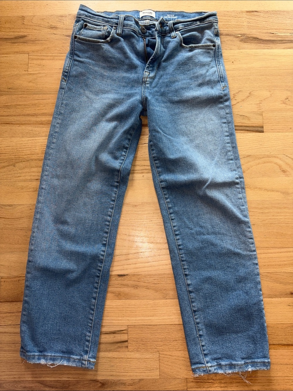 Kensie women’s High Rise Straight ankle Jeans in Faded Blue Denim